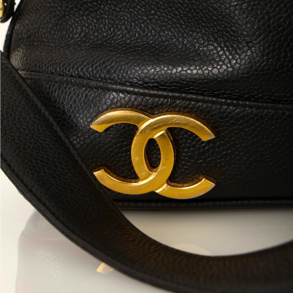 CHANEL Black and Gold Shoulder Bag - Picture 12 of 16